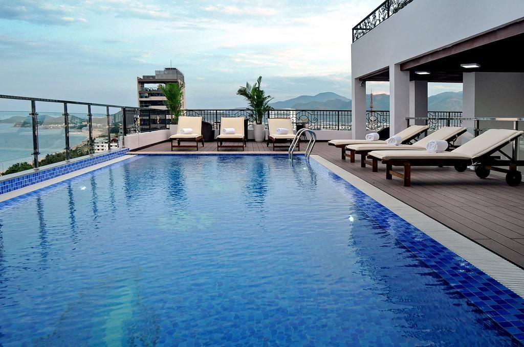 Apus Hotel Nha Trang Bagian luar foto